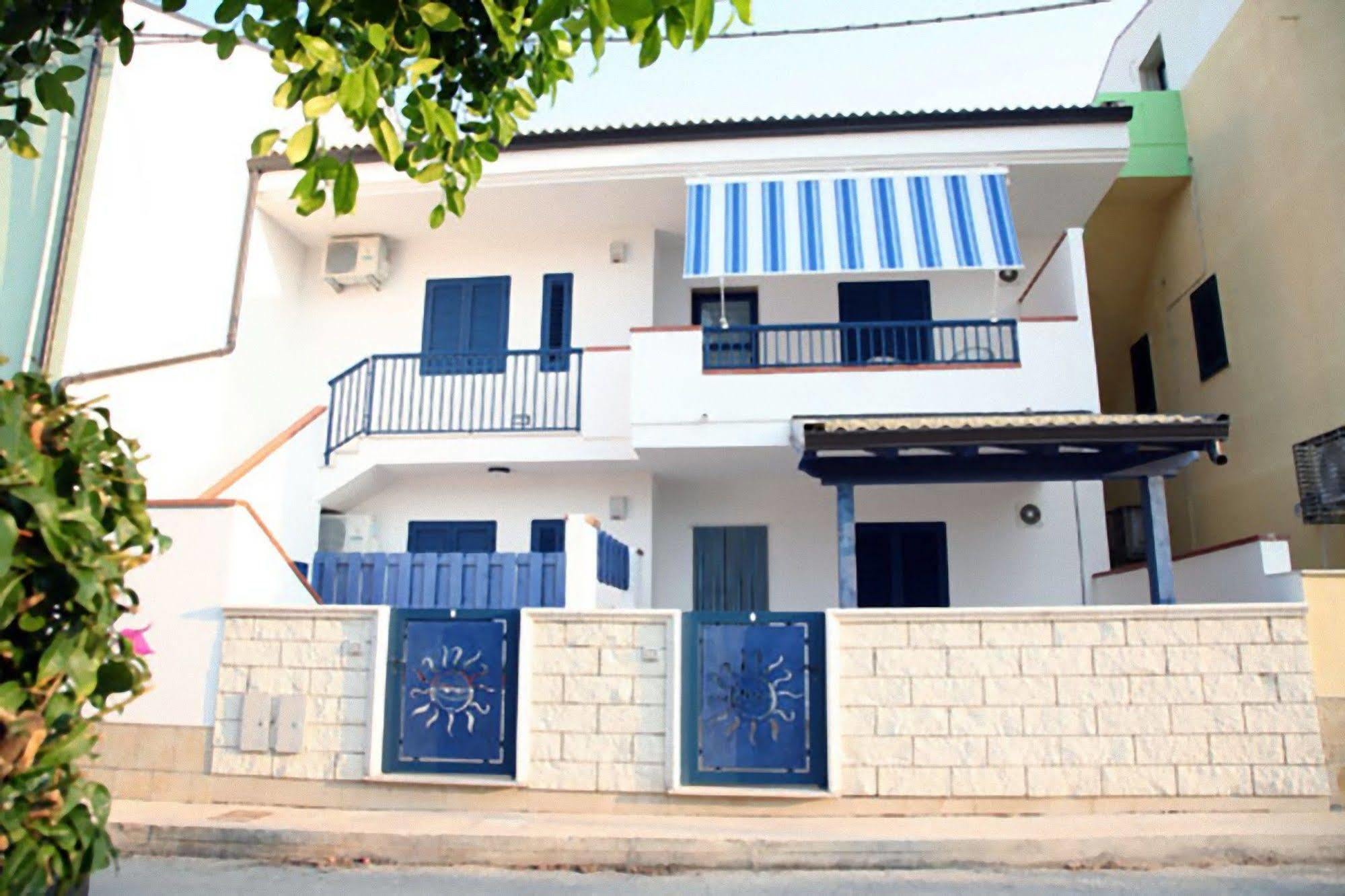 Mareinsicilia: Appartamenti Del Melo Marina di Ragusa Exterior photo