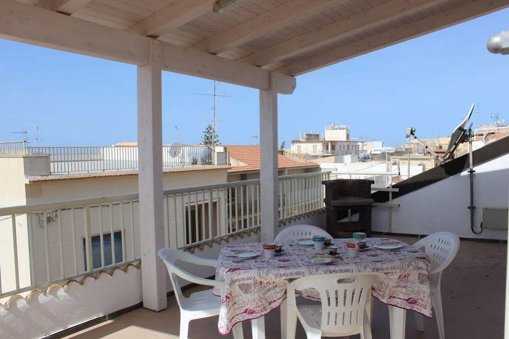Mareinsicilia: Appartamenti Del Melo Marina di Ragusa Exterior photo